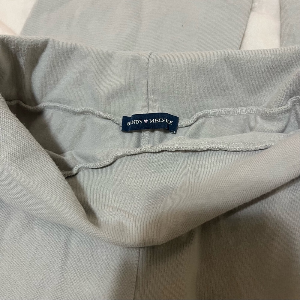 brandy melville flare leggings 🤍